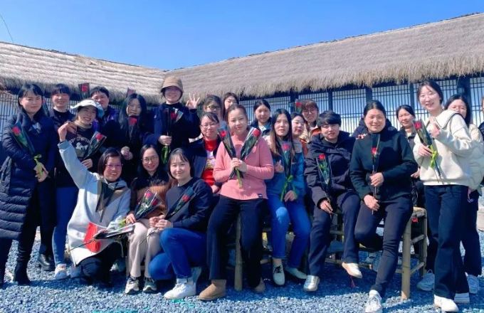 巾帼筑梦  不负青春 | 耀彩网光电庆三八妇女节活动